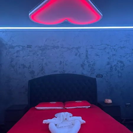 & Jacuzzi ブカレスト